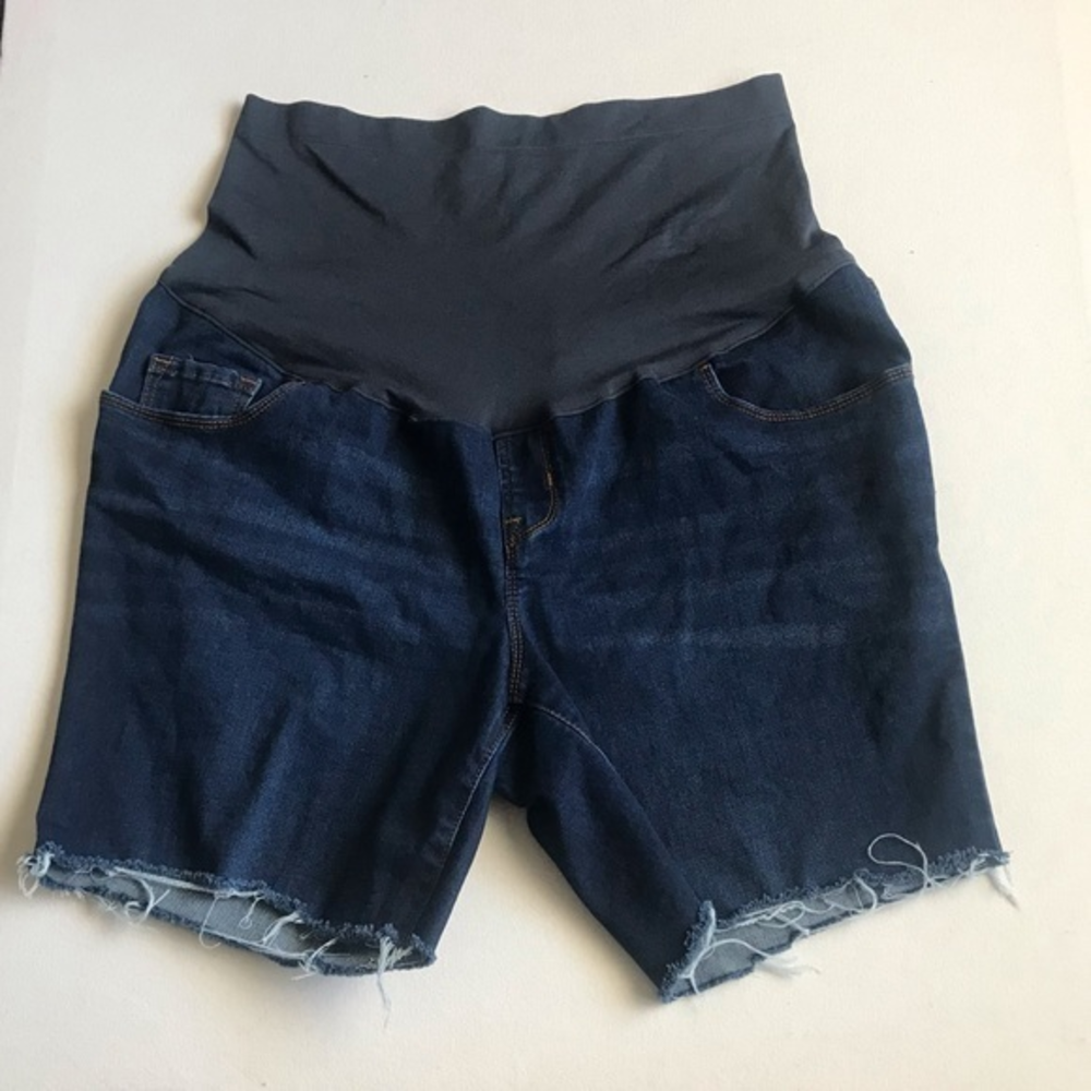 Old Navy Size 16 Long Maternity Shorts‎